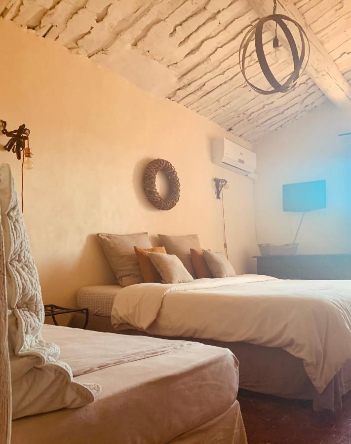 Le Vieux Portail Bed and Breakfast Saint-Saturnin-les-Apt Εξωτερικό φωτογραφία
