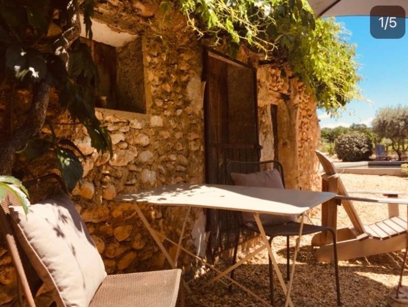 Le Vieux Portail Bed and Breakfast Saint-Saturnin-les-Apt Εξωτερικό φωτογραφία