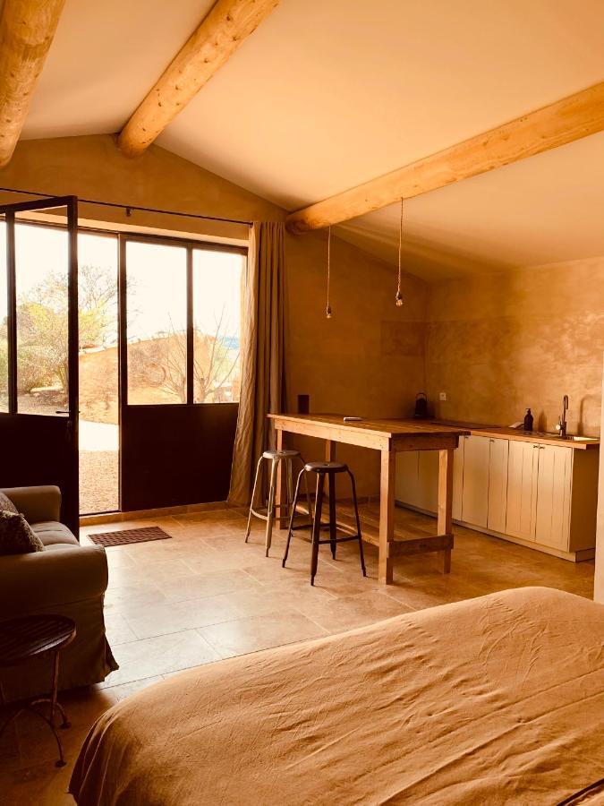 Le Vieux Portail Bed and Breakfast Saint-Saturnin-les-Apt Εξωτερικό φωτογραφία