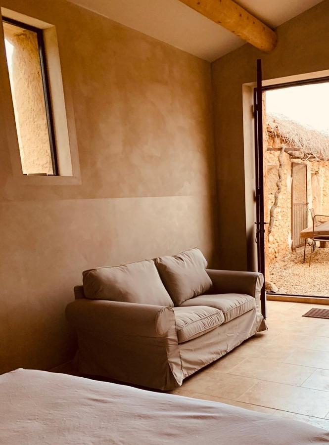Le Vieux Portail Bed and Breakfast Saint-Saturnin-les-Apt Εξωτερικό φωτογραφία