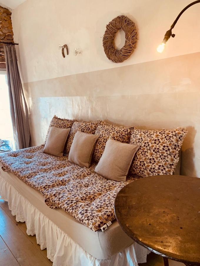 Le Vieux Portail Bed and Breakfast Saint-Saturnin-les-Apt Εξωτερικό φωτογραφία