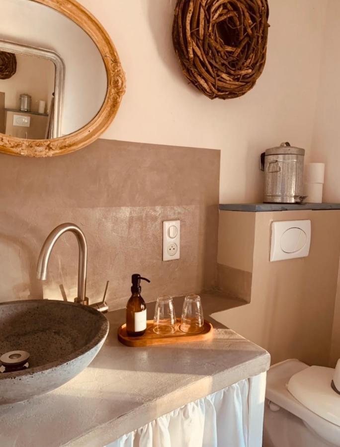 Le Vieux Portail Bed and Breakfast Saint-Saturnin-les-Apt Εξωτερικό φωτογραφία