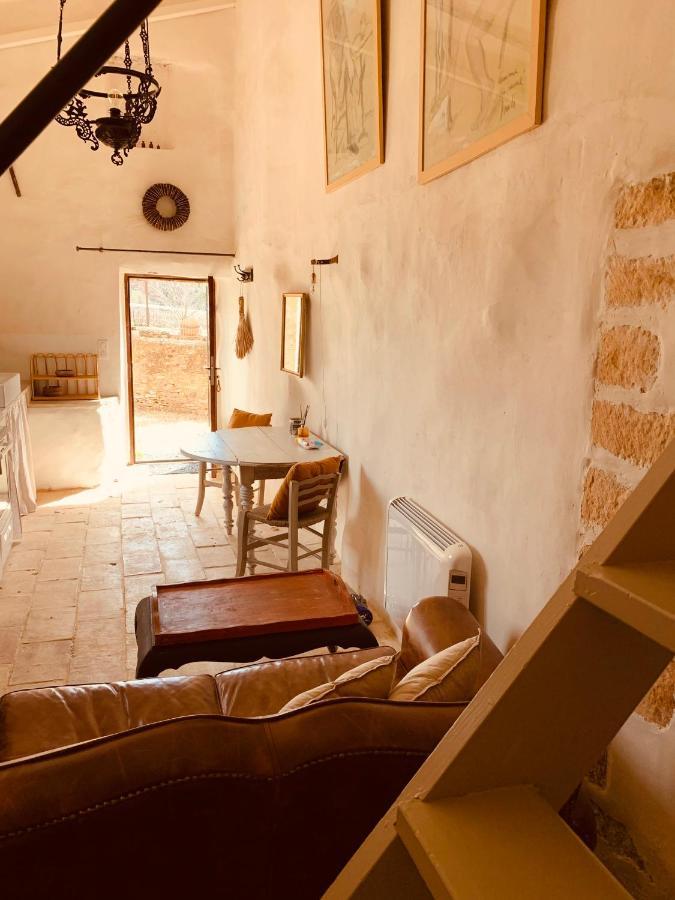 Le Vieux Portail Bed and Breakfast Saint-Saturnin-les-Apt Εξωτερικό φωτογραφία