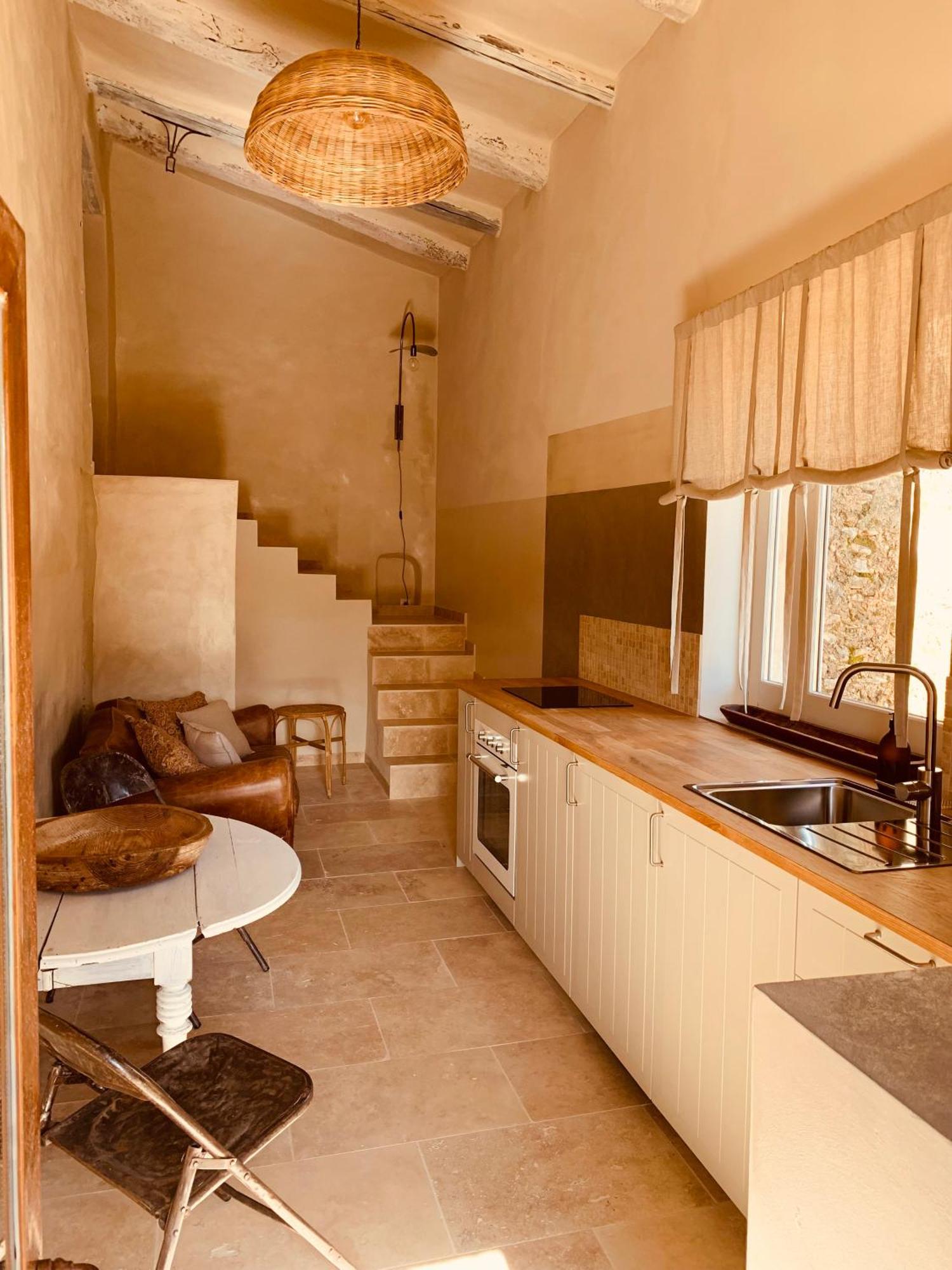 Le Vieux Portail Bed and Breakfast Saint-Saturnin-les-Apt Εξωτερικό φωτογραφία