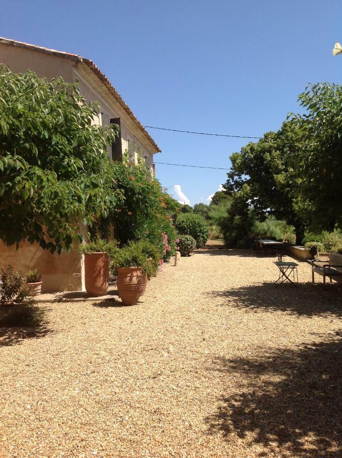 Le Vieux Portail Bed and Breakfast Saint-Saturnin-les-Apt Εξωτερικό φωτογραφία