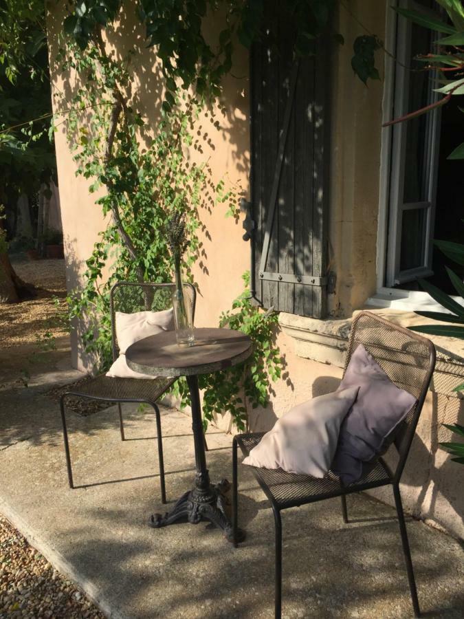 Le Vieux Portail Bed and Breakfast Saint-Saturnin-les-Apt Εξωτερικό φωτογραφία